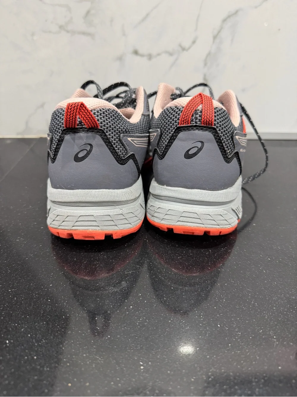 Asics gel venture 8 women’s running Gray & Coral Trail  Sneakers size 11